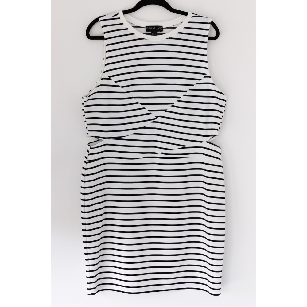 NWOT Navy blue & white stripe cutout dress PLUS